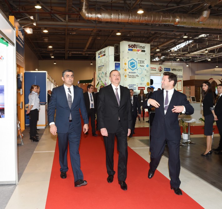 Президент Ильхам Алиев ознакомился с выставкой BakuTel-2015 (ФОТО)