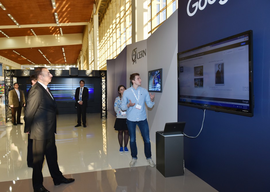 Президент Ильхам Алиев ознакомился с выставкой BakuTel-2015 (ФОТО)