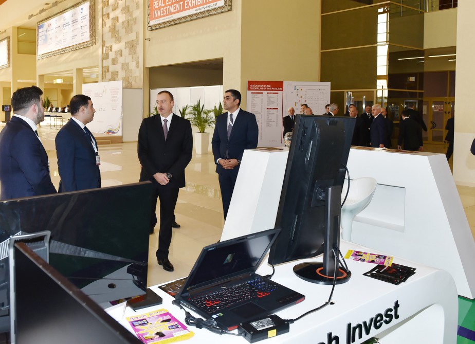 Президент Ильхам Алиев ознакомился с выставкой BakuTel-2015 (ФОТО)