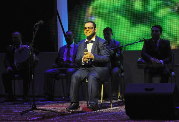 Азербайджанскому певцу будет сделана операция для улучшения передвижения по методу Ульзибата