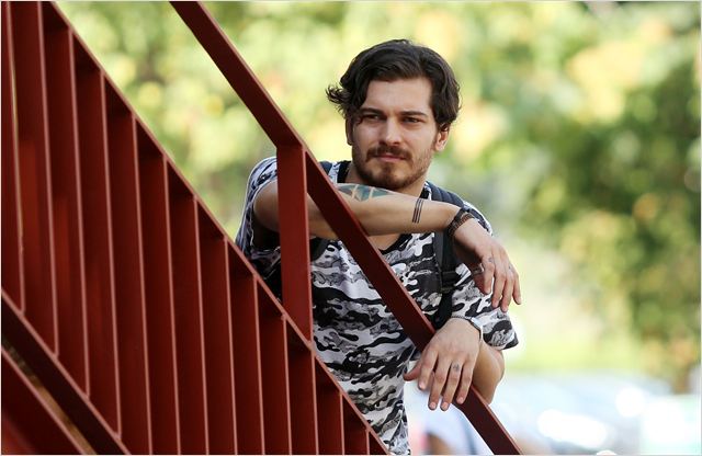 Известный турецкий актер Чагатай Улусой приедет в Баку (ФОТО)