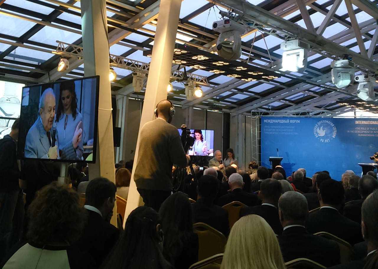 Азербайджанская художница рассказала о форуме в Москве (ВИДЕО, ФОТО)