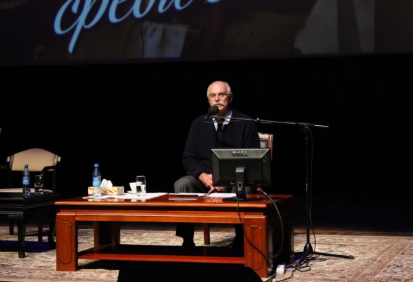 "Свой среди своих" - творческий вечер Никиты Михалкова в Баку (ФОТО)