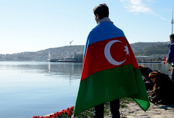 Деятели культуры скорбят в связи с трагедией на месторождении "Гюнешли" (ФОТО)