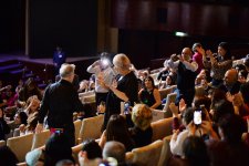 Великолепный концерт Олега Газманова в Баку: "Разрешаю пищать, визжать и топать ногами" (ФОТО)