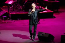 Великолепный концерт Олега Газманова в Баку: "Разрешаю пищать, визжать и топать ногами" (ФОТО)