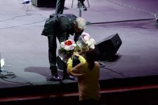 Великолепный концерт Олега Газманова в Баку: "Разрешаю пищать, визжать и топать ногами" (ФОТО)