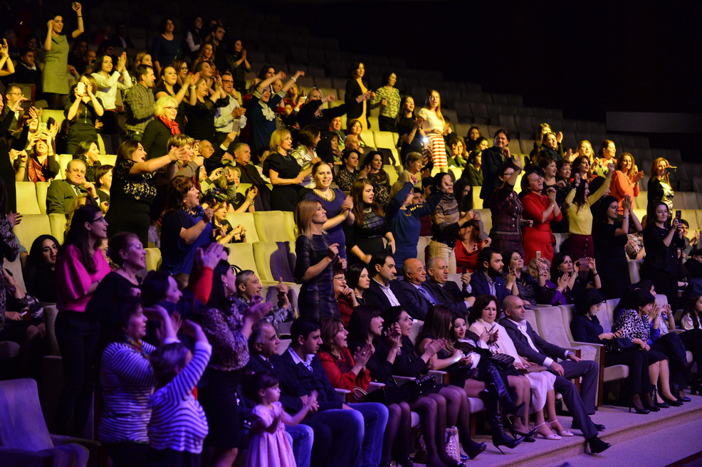 Великолепный концерт Олега Газманова в Баку: "Разрешаю пищать, визжать и топать ногами" (ФОТО)