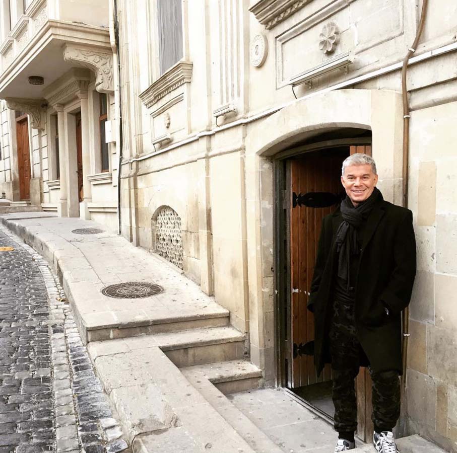 Знаменитый прыжок Олега Газманова в Ичери Шехер (ФОТО)