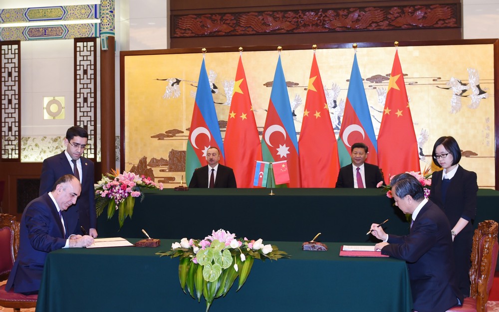 Азербайджан и Китай подписали десять документов
