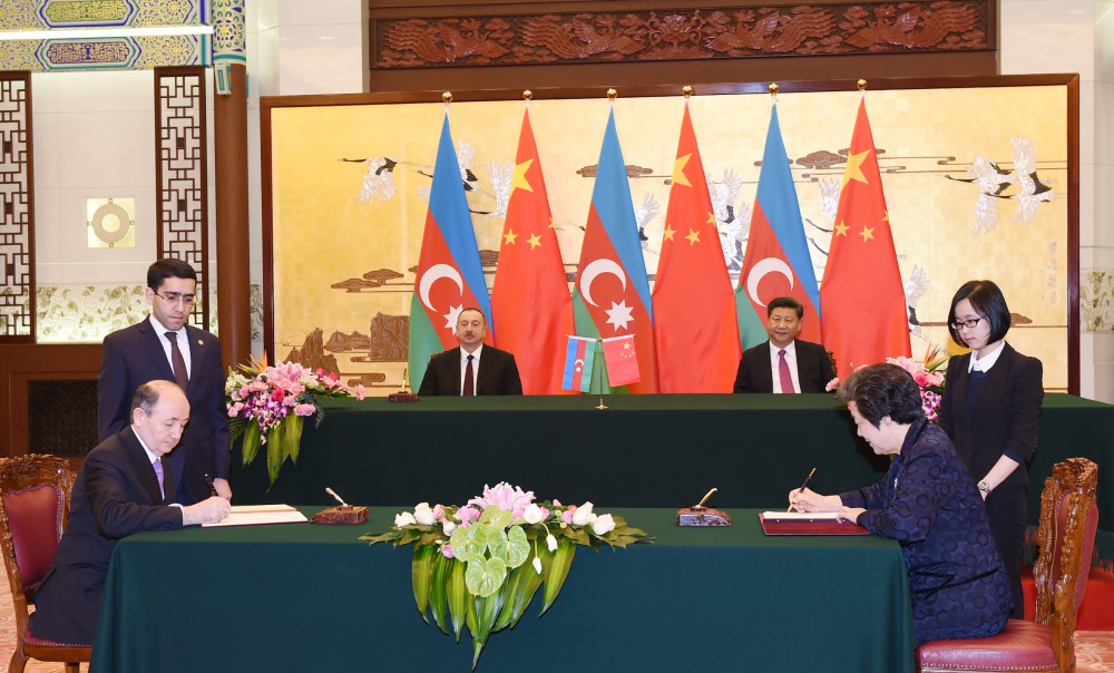 Азербайджан и Китай подписали десять документов