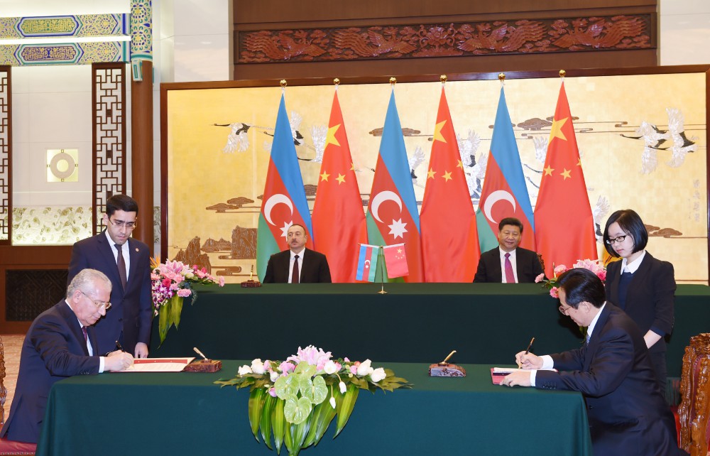 Азербайджан и Китай подписали десять документов