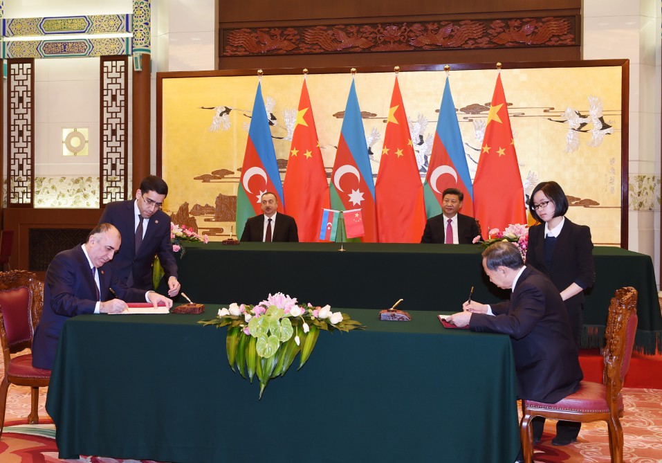 Азербайджан и Китай подписали десять документов