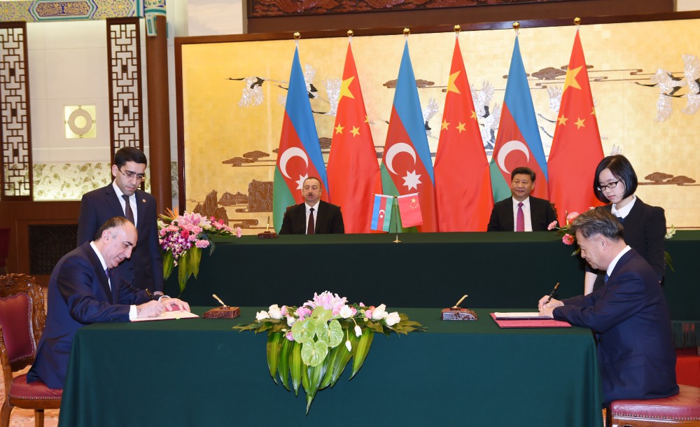 Азербайджан и Китай подписали десять документов