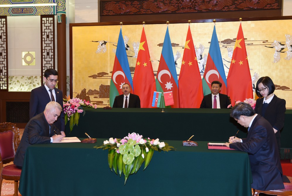 Азербайджан и Китай подписали десять документов
