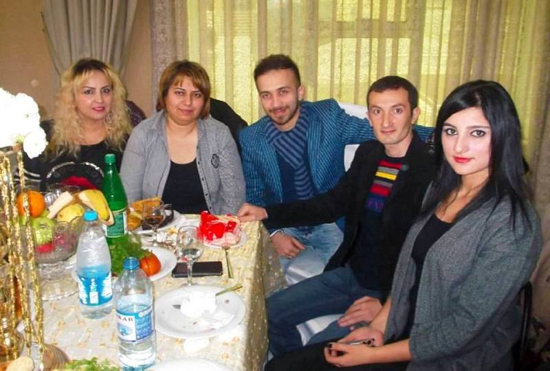 В Баку интеллигенция провела благотворительный вечер "Зимние радости" (ФОТО)