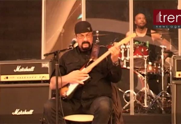 Я очень счастлив быть в Азербайджане – Стивен Сигал (ФОТО, ВИДЕО)