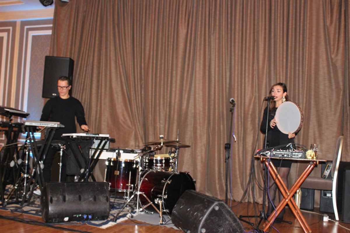 Стихия огня и энергетика мира - Лейла из Риги покоряет Баку (ФОТО)