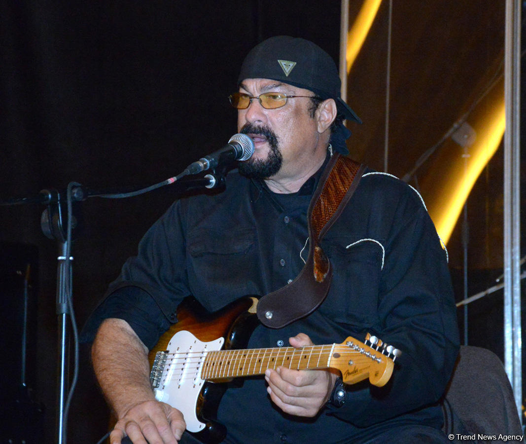 Я очень счастлив быть в Азербайджане – Стивен Сигал (ФОТО, ВИДЕО)