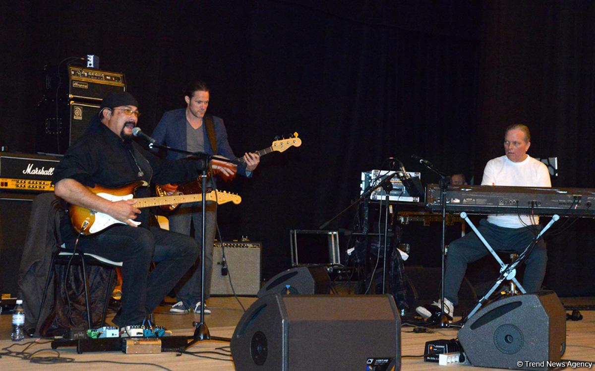 Я очень счастлив быть в Азербайджане – Стивен Сигал (ФОТО, ВИДЕО)