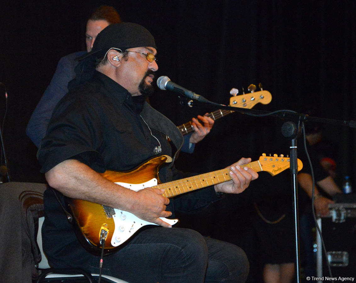 Я очень счастлив быть в Азербайджане – Стивен Сигал (ФОТО, ВИДЕО)