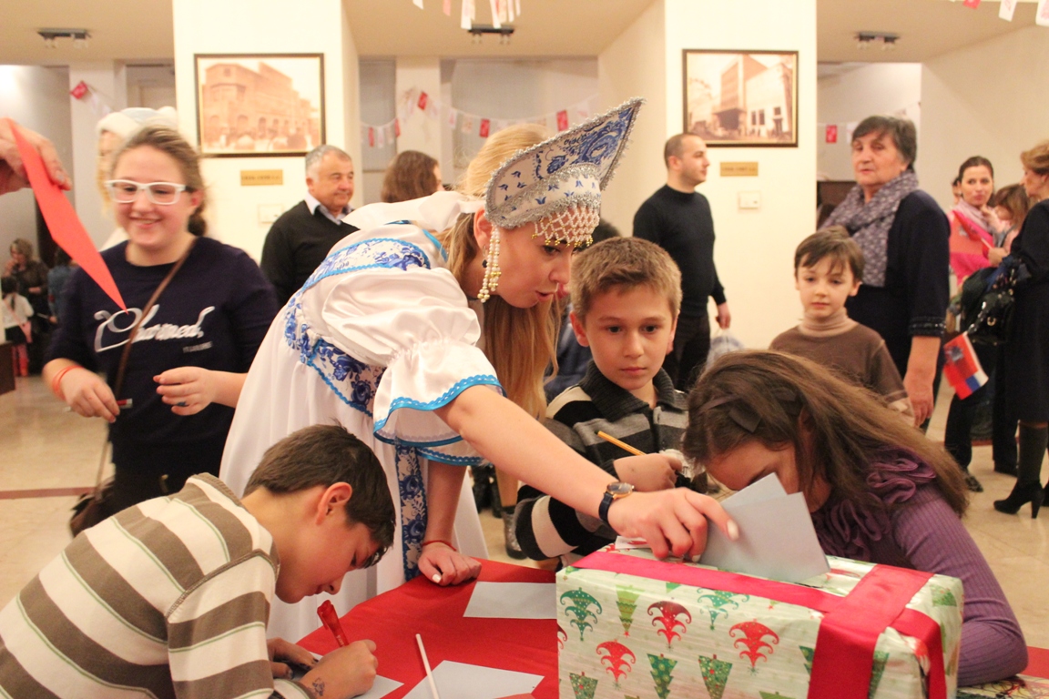 Предновогодняя презентация Москвы в Баку (ФОТО)