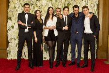 В Баку отметили юбилей со свадебными платьями из Великобритании (ФОТО)