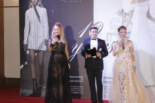В Баку отметили юбилей со свадебными платьями из Великобритании (ФОТО)