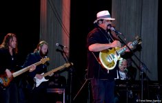 В Центре Гейдара Алиева прошел потрясающий концерт звезды Голливуда Стивена Сигала (ФОТО)