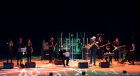 В Центре Гейдара Алиева прошел потрясающий концерт звезды Голливуда Стивена Сигала (ФОТО)