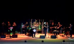 В Центре Гейдара Алиева прошел потрясающий концерт звезды Голливуда Стивена Сигала (ФОТО)