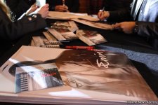 EMIN выступил с концертом на благотворительной ярмарке "Холодные руки - горячее сердце" (ФОТО)