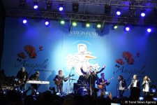 EMIN выступил с концертом на благотворительной ярмарке "Холодные руки - горячее сердце" (ФОТО)