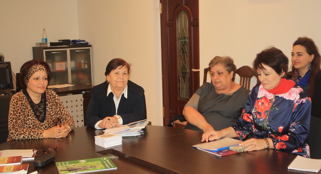 Профессиональная дискуссия учителей в Баку (ФОТО)