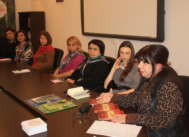 Профессиональная дискуссия учителей в Баку (ФОТО)