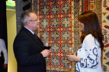 В Баку состоялась презентация первого тома “Энциклопедии азербайджанского
ковра" (ФОТО)