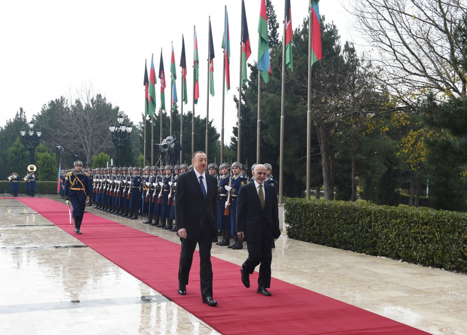 В Азербайджане состоялась церемония официальной встречи президента Афганистана (ФОТО)