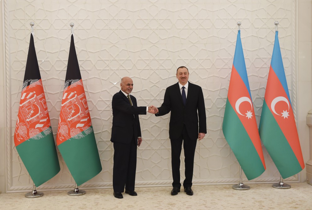 В Азербайджане состоялась церемония официальной встречи президента Афганистана (ФОТО)