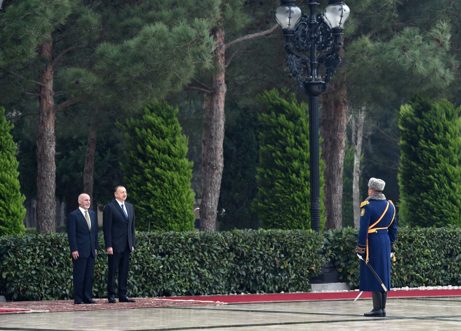 В Азербайджане состоялась церемония официальной встречи президента Афганистана (ФОТО)