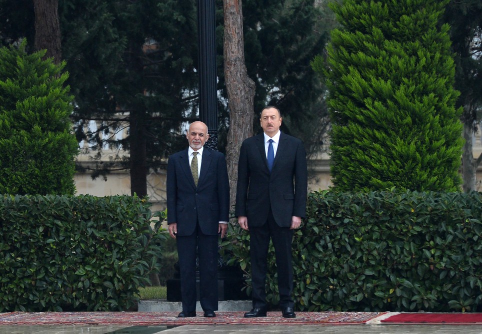 В Азербайджане состоялась церемония официальной встречи президента Афганистана (ФОТО)