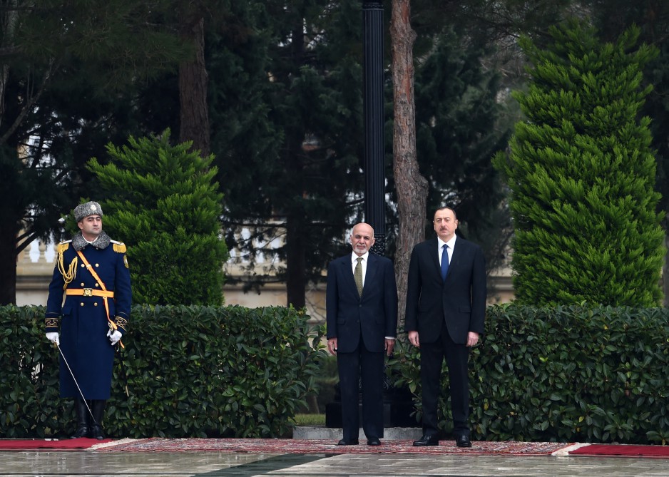 В Азербайджане состоялась церемония официальной встречи президента Афганистана (ФОТО)