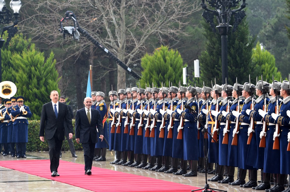 В Азербайджане состоялась церемония официальной встречи президента Афганистана (ФОТО)