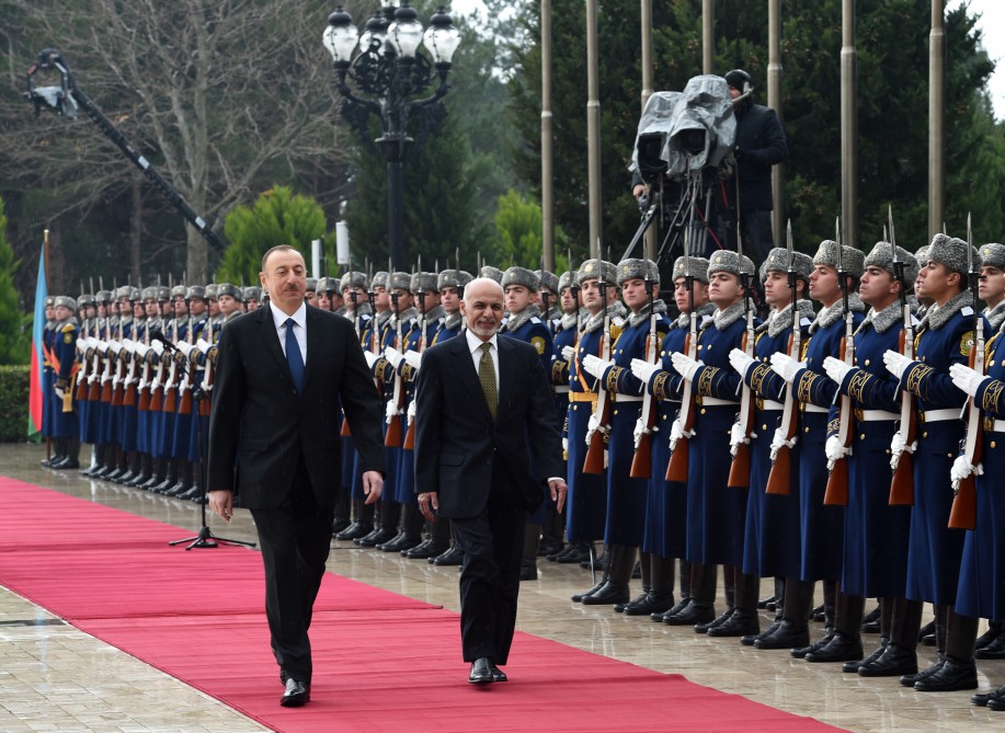 В Азербайджане состоялась церемония официальной встречи президента Афганистана (ФОТО)