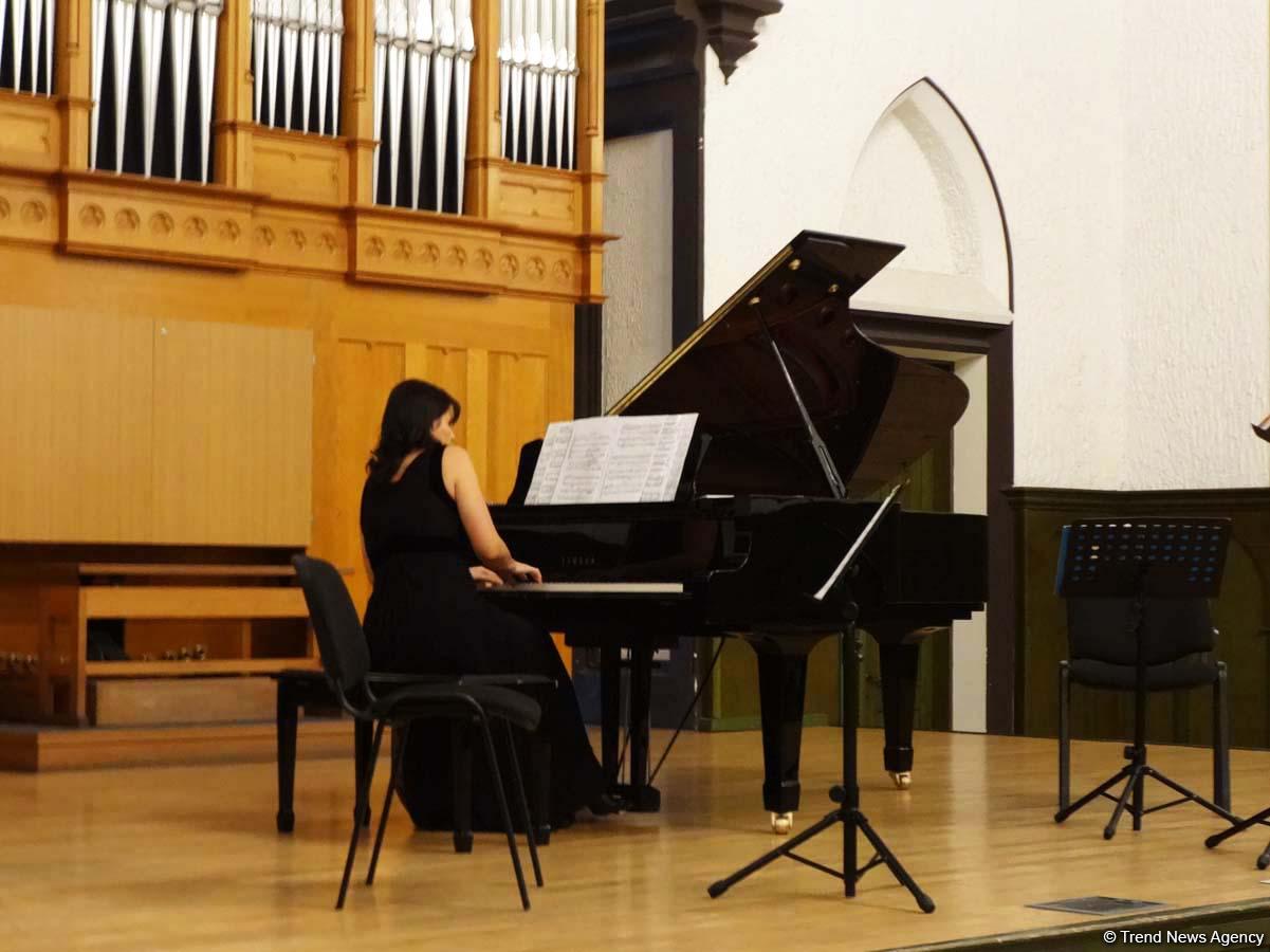 Феноменальная виртуозность заслуженной артистки Азербайджана Наргиз Алияровой (ФОТО)