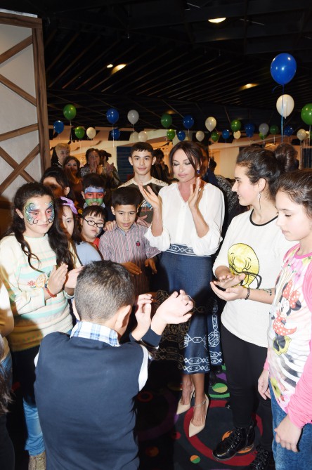 Мехрибан Алиева приняла участие в празднике, организованном для детей Фондом Гейдара Алиева (ФОТО)