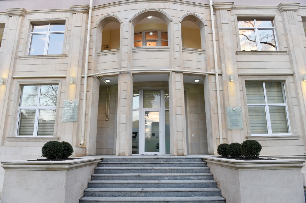 Президент Азербайджана и его супруга приняли участие в открытии жилого здания для инвалидов по зрению (ФОТО)