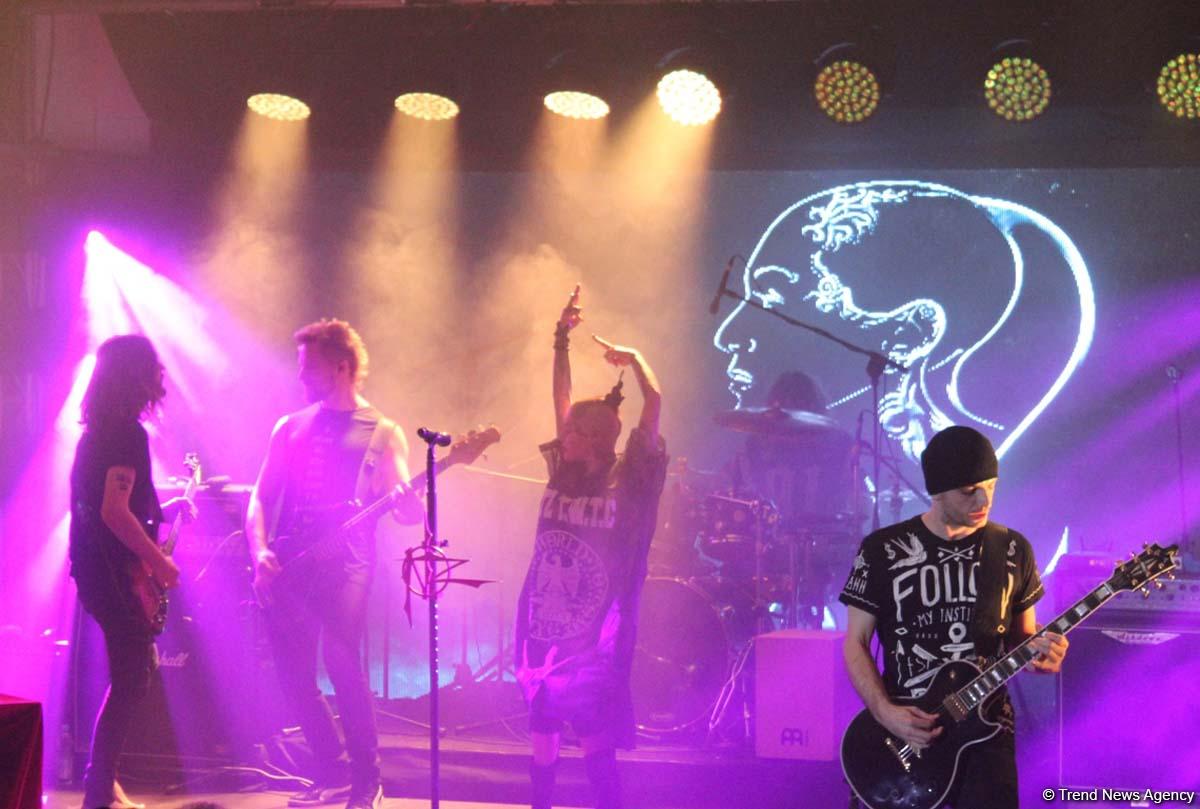 "Космическая" Наргиз Закирова в Баку: "Здравствуй, земля великих и творческих людей!" (ФОТО)