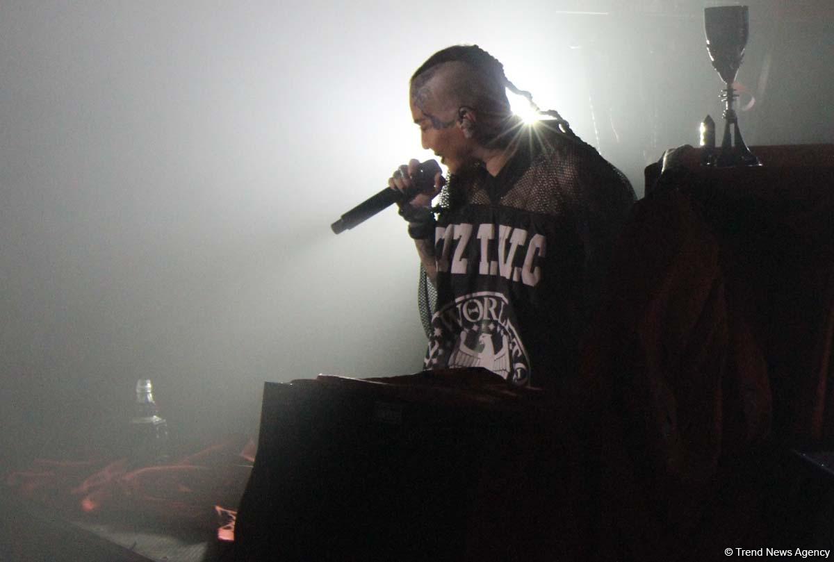 "Космическая" Наргиз Закирова в Баку: "Здравствуй, земля великих и творческих людей!" (ФОТО)