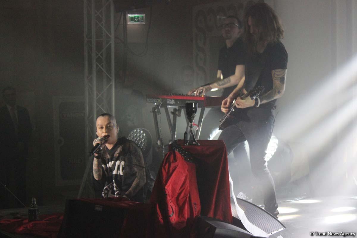 "Космическая" Наргиз Закирова в Баку: "Здравствуй, земля великих и творческих людей!" (ФОТО)