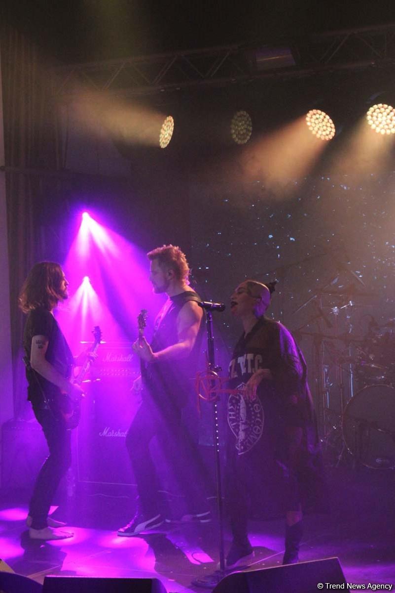 "Космическая" Наргиз Закирова в Баку: "Здравствуй, земля великих и творческих людей!" (ФОТО)